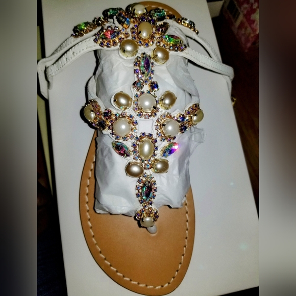 Mystique White Pearl Aurora Gladiator Sandals. Size 9 - Picture 2 of 7